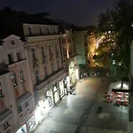 Center Hostel *